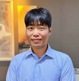 Danny is a Korean teacher at Modulo
