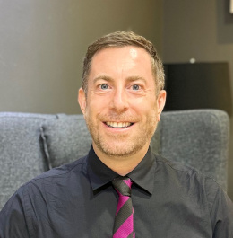 Douglas is an English teacher at Modulo