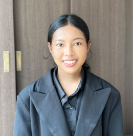 Nikki is a language advisor at Modulo