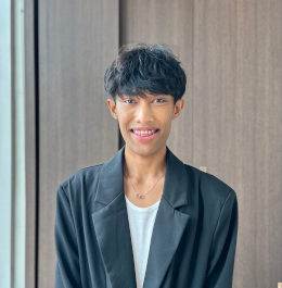 Q is a language advisor at Modulo