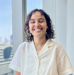 Yola is a french teacher at Modulo